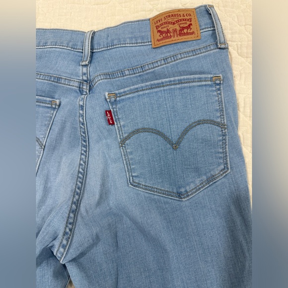 Levi’s Jeans - Picture 2 of 3